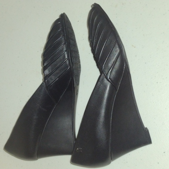 Etienne Aigner Black Peep Toe Wedge Leather Heels Shoes size 7m - Picture 4 of 10